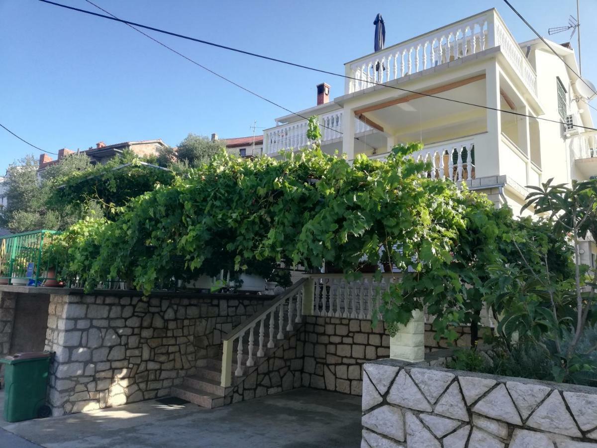 לופאר Apartments Boric מראה חיצוני תמונה