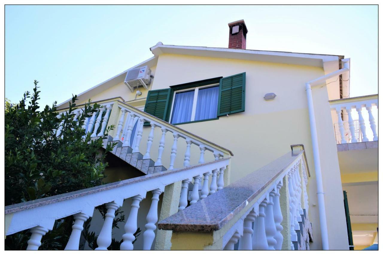 לופאר Apartments Boric מראה חיצוני תמונה